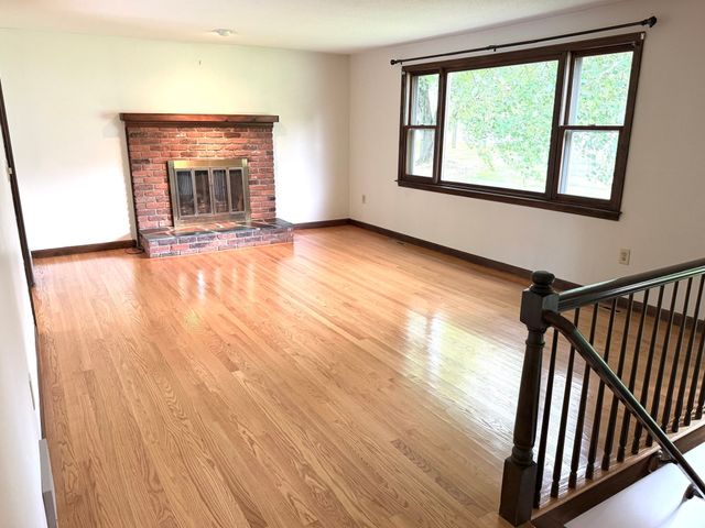 79 Porter Rd, East Longmeadow, MA 01028