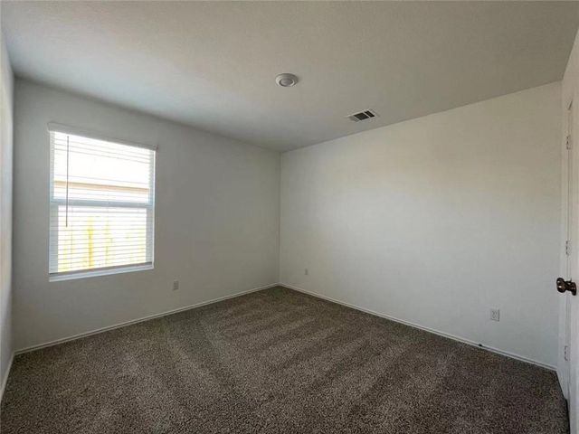211 Coventry DR, Hutto, TX 78634