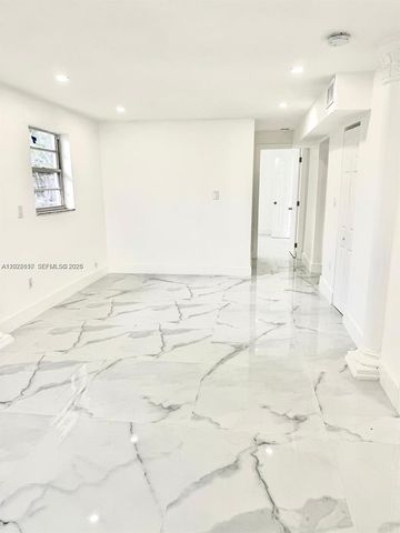 712 Hialeah Dr, Hialeah, FL 33010