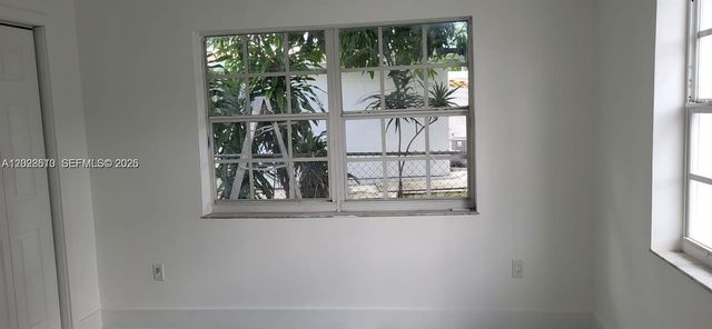 712 Hialeah Dr, Hialeah, FL 33010
