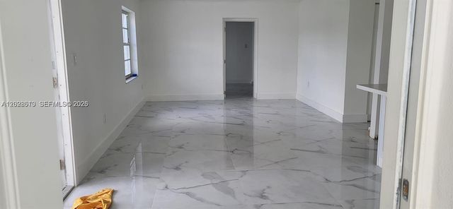 712 Hialeah Dr, Hialeah, FL 33010