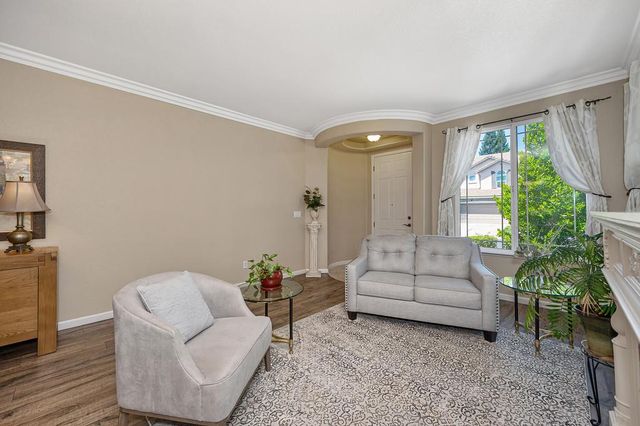 216 Needle Ct, Roseville, CA 95678