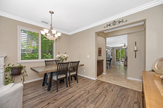 216 Needle Ct, Roseville, CA 95678