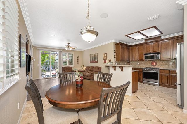216 Needle Ct, Roseville, CA 95678