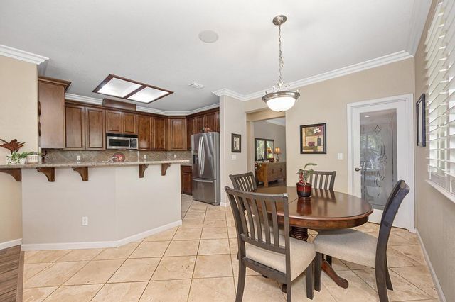 216 Needle Ct, Roseville, CA 95678