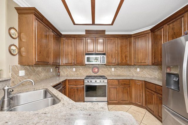216 Needle Ct, Roseville, CA 95678