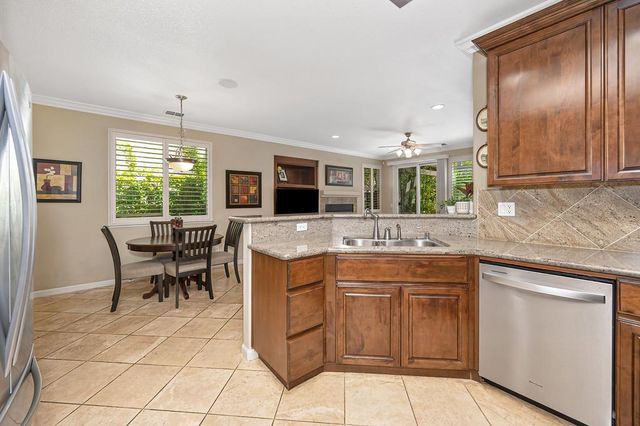 216 Needle Ct, Roseville, CA 95678