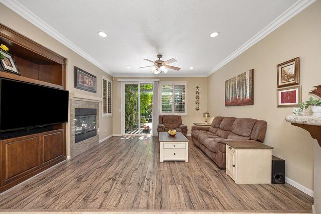 216 Needle Ct, Roseville, CA 95678