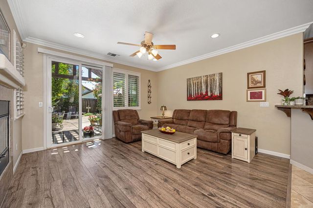 216 Needle Ct, Roseville, CA 95678
