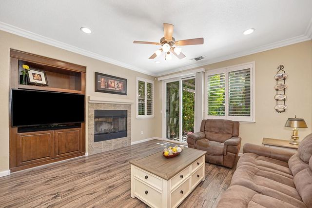 216 Needle Ct, Roseville, CA 95678