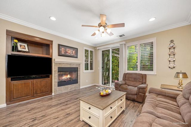216 Needle Ct, Roseville, CA 95678