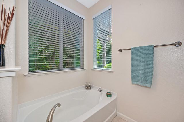216 Needle Ct, Roseville, CA 95678