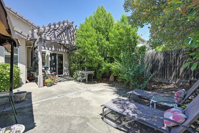 216 Needle Ct, Roseville, CA 95678