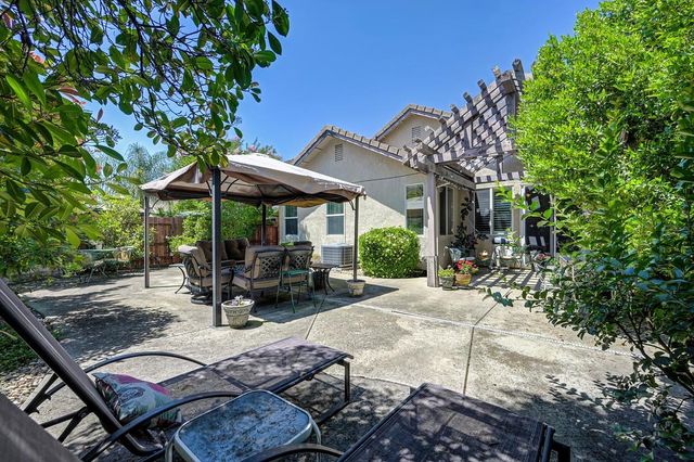216 Needle Ct, Roseville, CA 95678