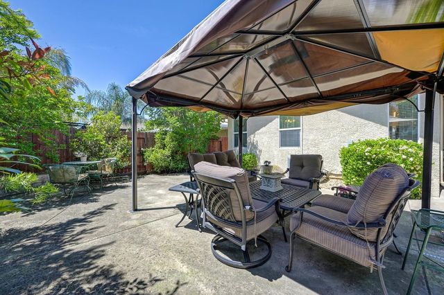 216 Needle Ct, Roseville, CA 95678