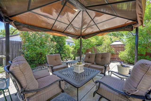 216 Needle Ct, Roseville, CA 95678