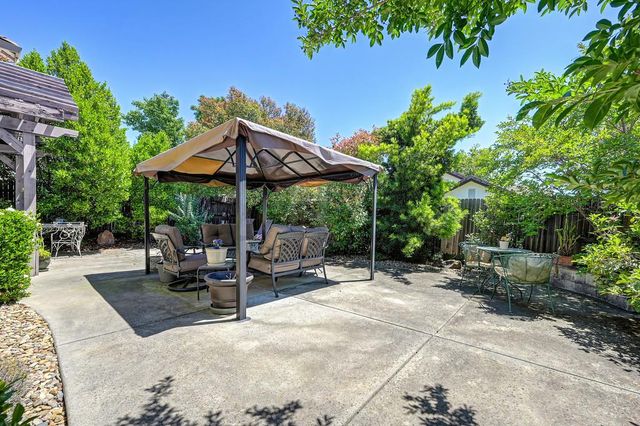 216 Needle Ct, Roseville, CA 95678