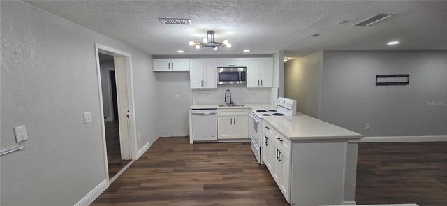 1304 MAYFLOWER DRIVE, Lakeland, FL 33810