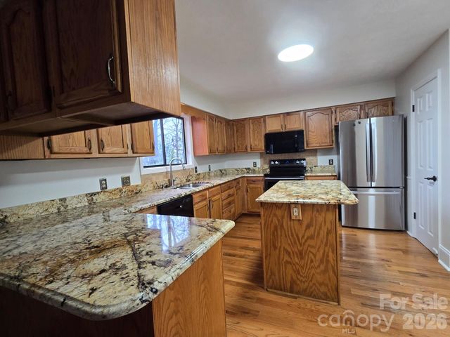 120 Breckenridge Court, Hendersonville, NC 28739