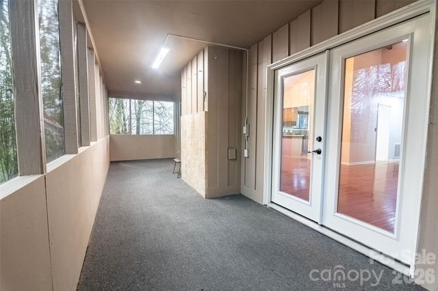 120 Breckenridge Court, Hendersonville, NC 28739