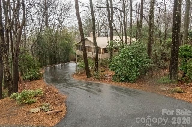 120 Breckenridge Court, Hendersonville, NC 28739