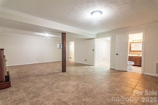 120 Breckenridge Court, Hendersonville, NC 28739