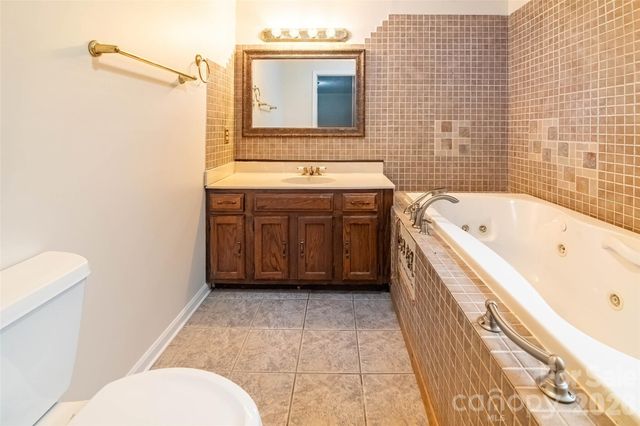 120 Breckenridge Court, Hendersonville, NC 28739