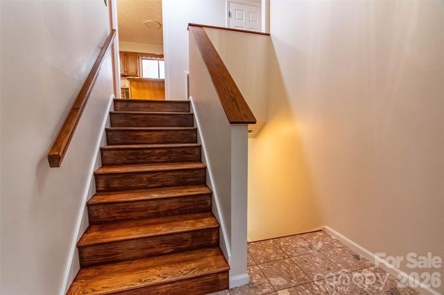 120 Breckenridge Court, Hendersonville, NC 28739