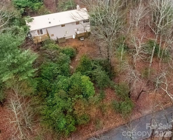 120 Breckenridge Court, Hendersonville, NC 28739