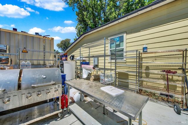 512 Davis St, Vacaville, CA 95688