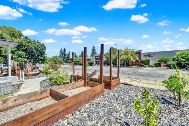 512 Davis St, Vacaville, CA 95688