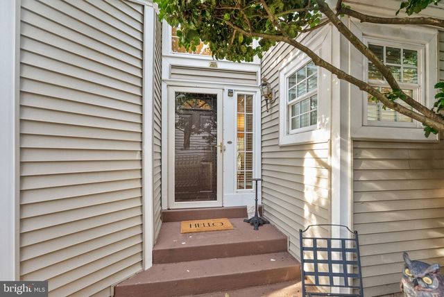 7554 CROSS GATE LN, Alexandria, VA 22315