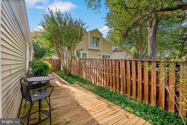 7554 CROSS GATE LN, Alexandria, VA 22315