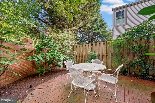 7554 CROSS GATE LN, Alexandria, VA 22315