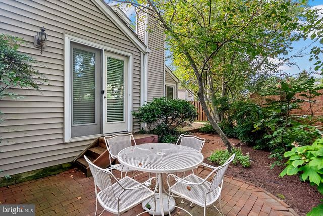 7554 CROSS GATE LN, Alexandria, VA 22315