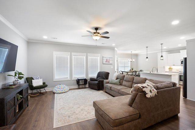 38 Sunset Boulevard, Morrilton, AR 72110