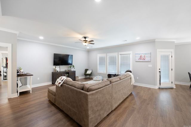 38 Sunset Boulevard, Morrilton, AR 72110