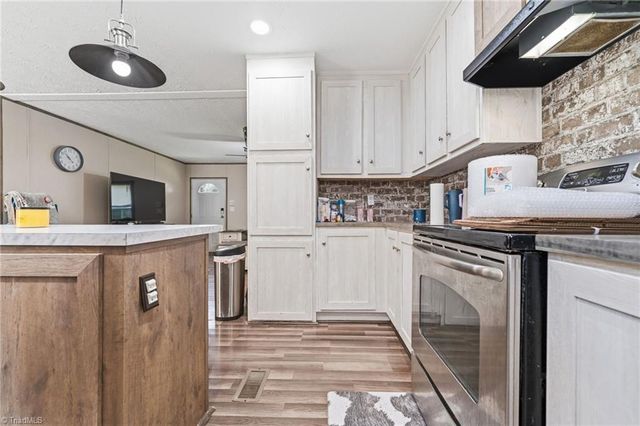 121 Sweetbriar Road, Thomasville, NC 27360