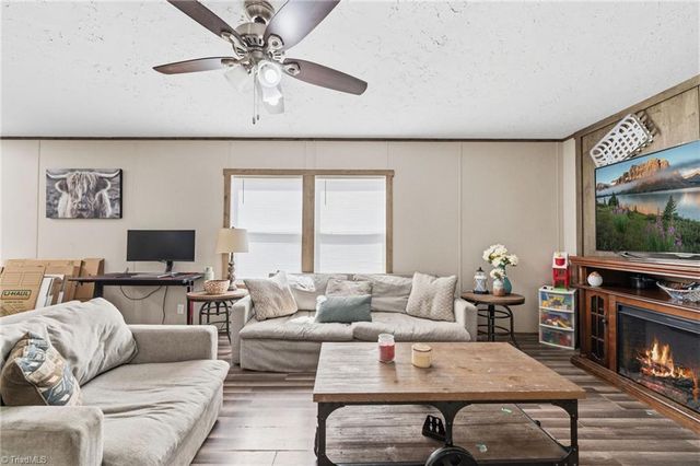 121 Sweetbriar Road, Thomasville, NC 27360