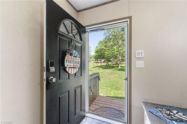 121 Sweetbriar Road, Thomasville, NC 27360