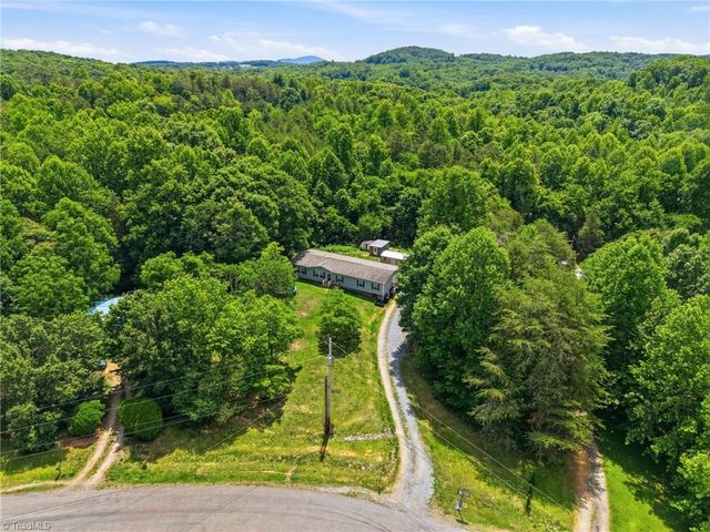 121 Sweetbriar Road, Thomasville, NC 27360