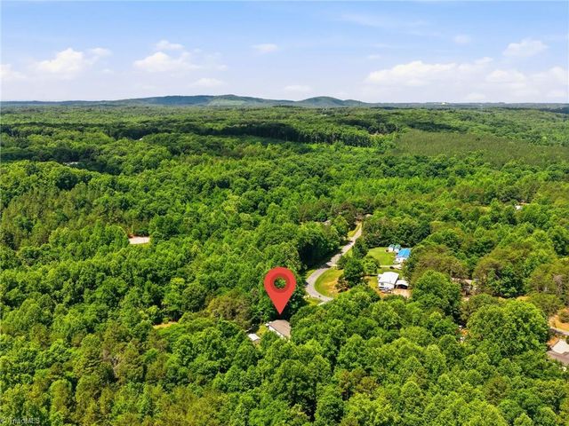 121 Sweetbriar Road, Thomasville, NC 27360