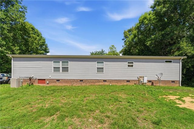 121 Sweetbriar Road, Thomasville, NC 27360