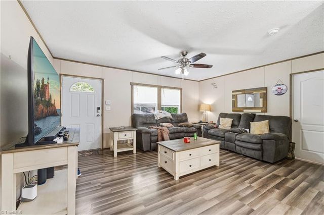 121 Sweetbriar Road, Thomasville, NC 27360