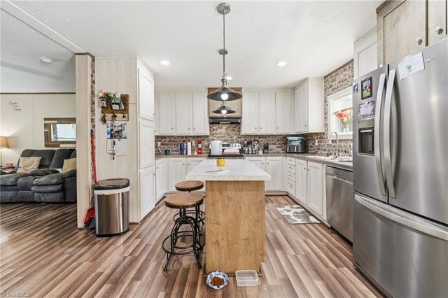 121 Sweetbriar Road, Thomasville, NC 27360