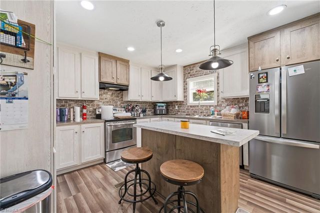 121 Sweetbriar Road, Thomasville, NC 27360