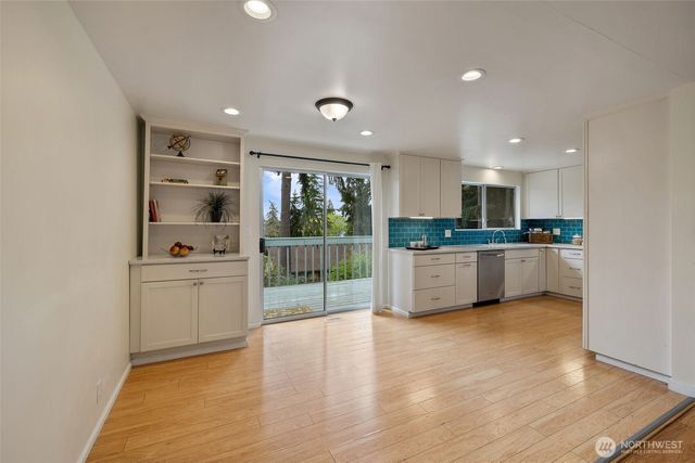 16610 SE 24th Street, Bellevue, WA 98008