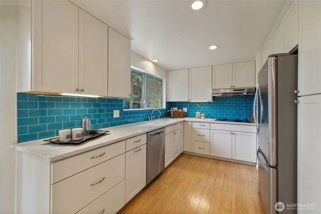 16610 SE 24th Street, Bellevue, WA 98008