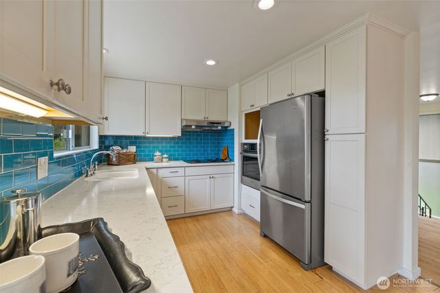 16610 SE 24th Street, Bellevue, WA 98008