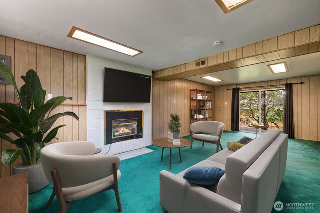 16610 SE 24th Street, Bellevue, WA 98008